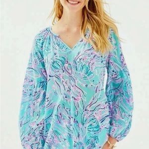 Lilly Pulitzer WINSLEY TOP. Bayside Blue Under the Moon size small